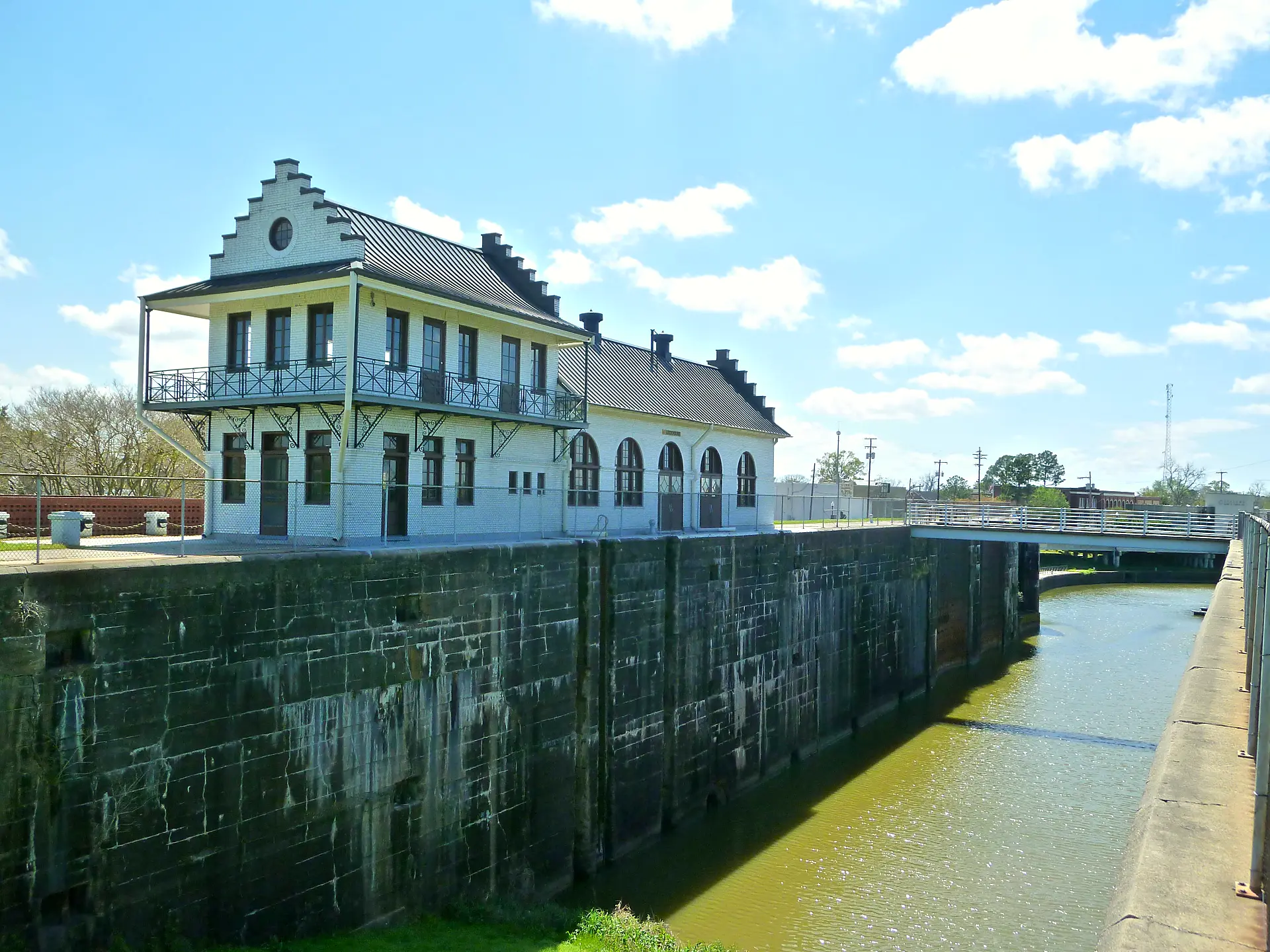 Plaquemine Lock State Historic Site, the old lock house beside the lock channel